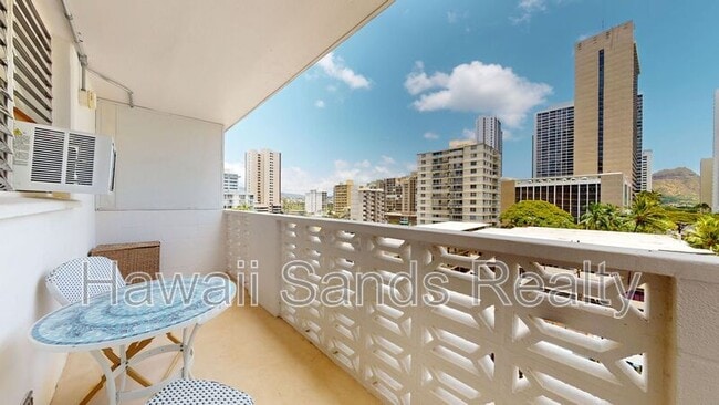 Building Photo - 2442 Kuhio Ave