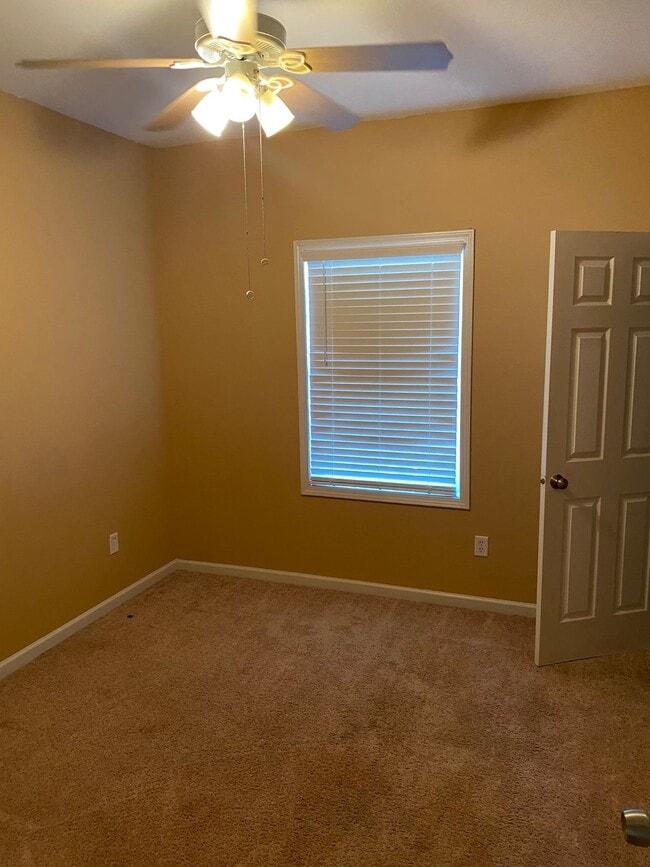 Building Photo - 1517 McPhearson Dr