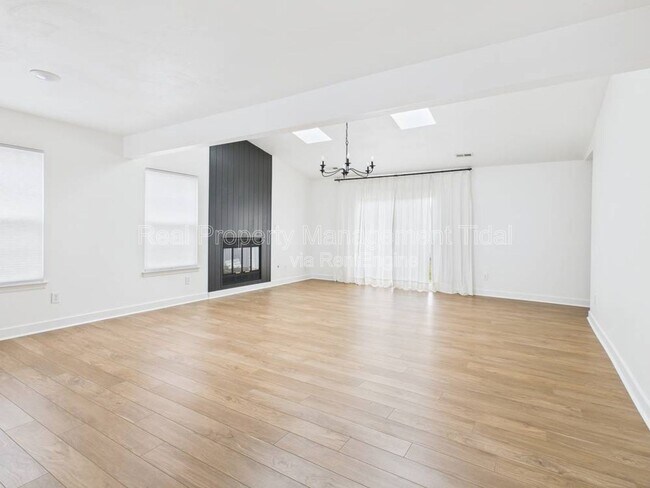 Building Photo - 236 Huntstree Pl