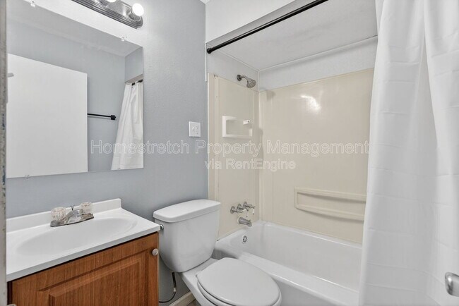 Building Photo - 1214 Forest Home Dr