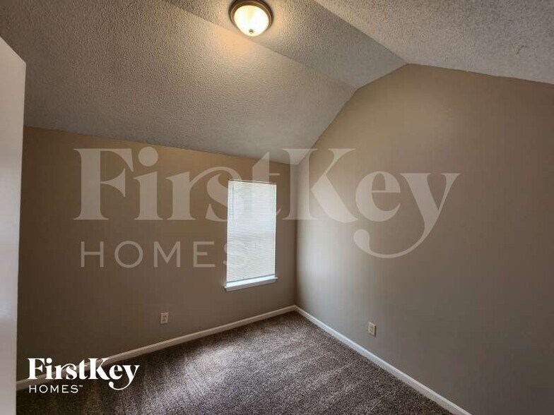 Building Photo - 2882 Ward Lake Way