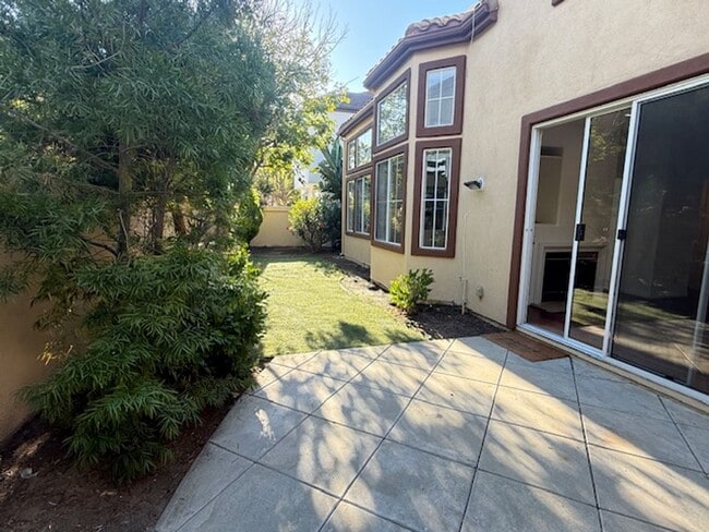 Building Photo - 3bdr Home located in the Prestigious Gated...