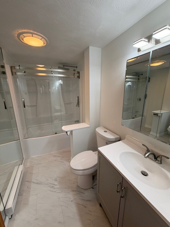 Building Photo - Barrington Brick House