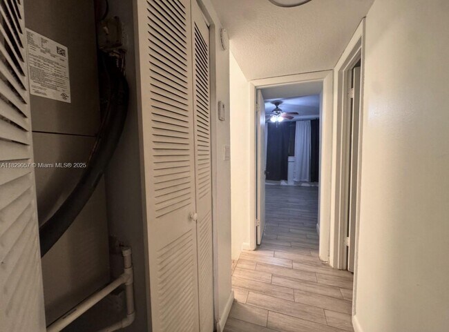 Building Photo - 1750 W 56th St