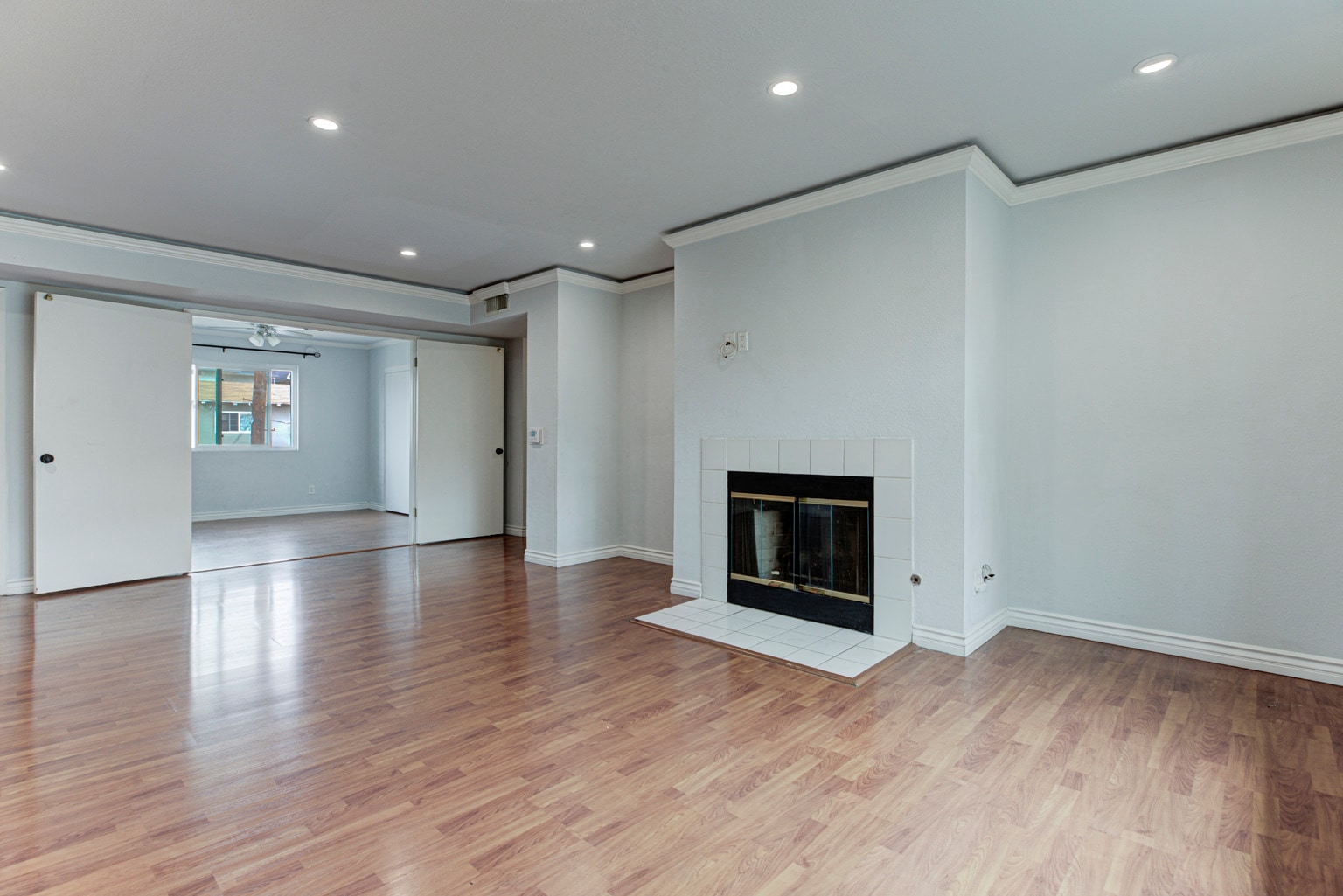 Building Photo - 10119 Pinewood Ave