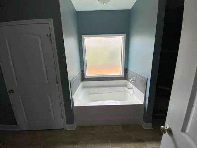 Building Photo - 4639 Headland Ave