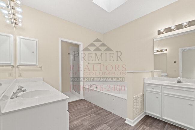 Building Photo - 6157 Bristol Blvd