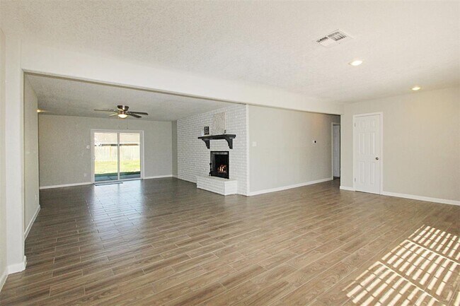 Building Photo - 8311 Wilmerdean St