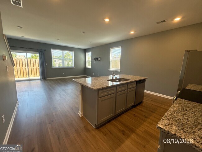 Building Photo - 229 Kenoot Dr