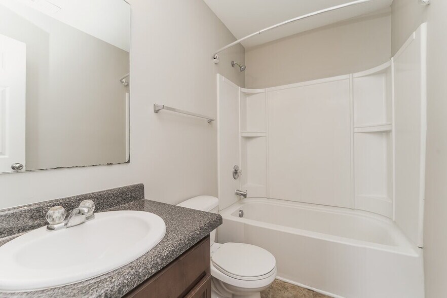 Building Photo - 5512 Twin Brook Dr