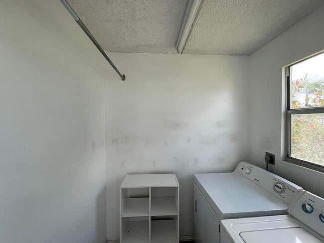 Building Photo - 2100 Springdale Blvd