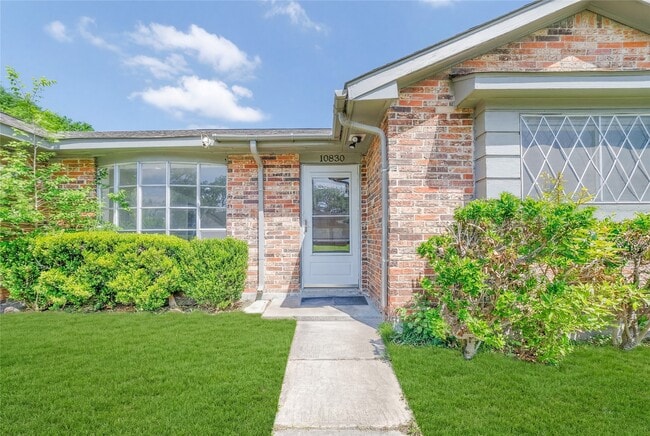 Building Photo - 10830 Sela Ln