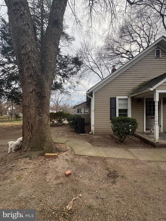 Building Photo - 491 N Latham St