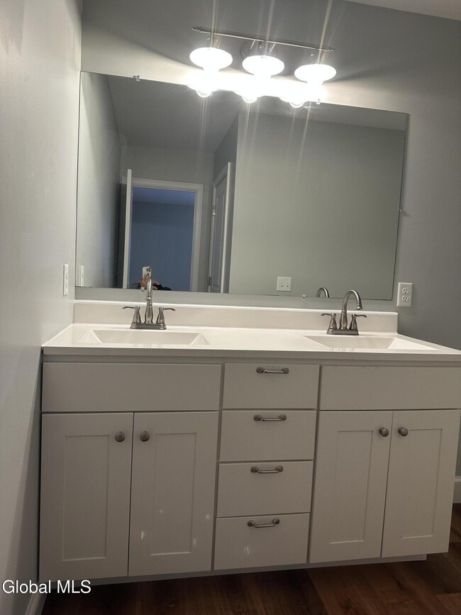 Building Photo - 2011 Rdg Mnr Ct