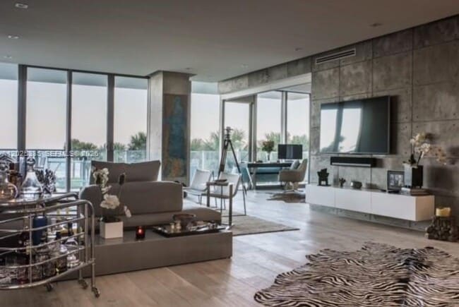 Building Photo - 350 Ocean Dr