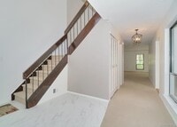 Building Photo - 277 Vista Dr