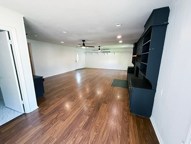 Building Photo - Home for Rent in Benton!