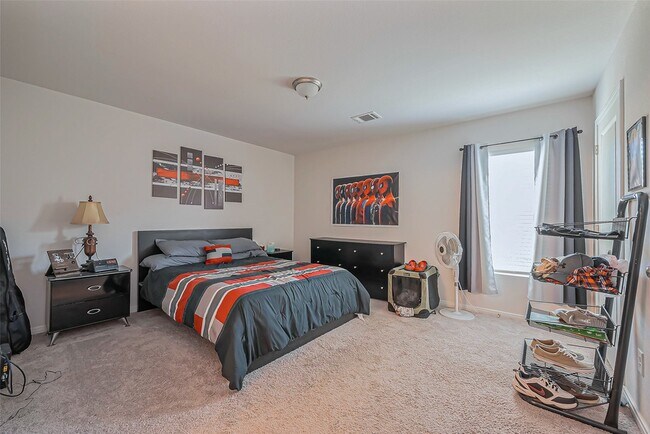 Building Photo - 15708 Del Norte Dr
