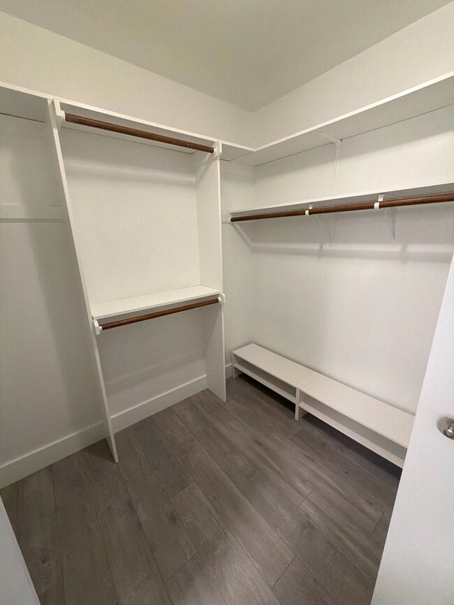 Building Photo - 115 Waterfall Ct