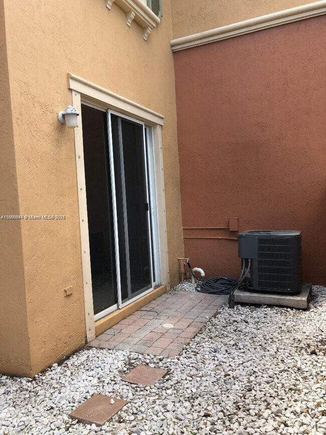 Building Photo - 2234 Coral Reef Ct