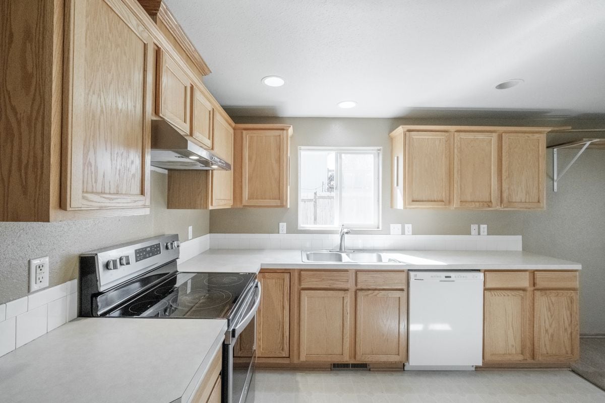 Building Photo - 5448 Siletz Ln