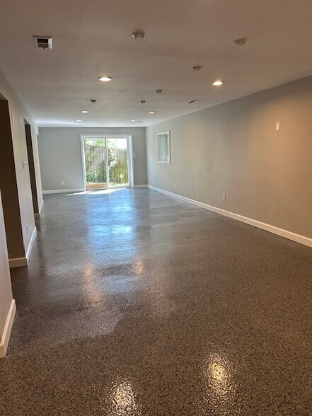 Building Photo - 21 Saint Kathleen Ct
