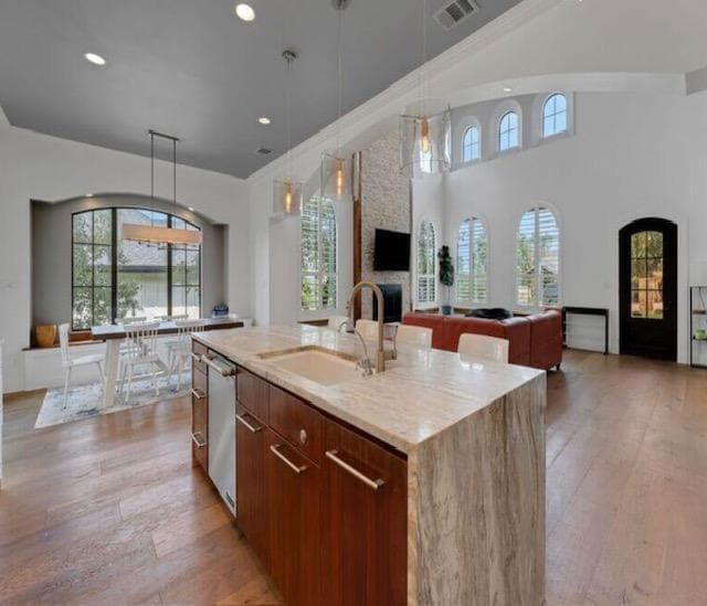 Building Photo - 15004 Robin Ct