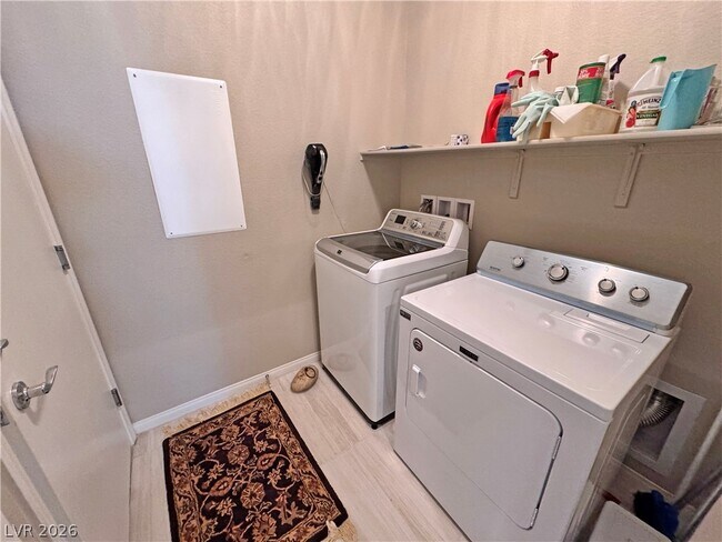 Building Photo - 5245 E La Campana Dr
