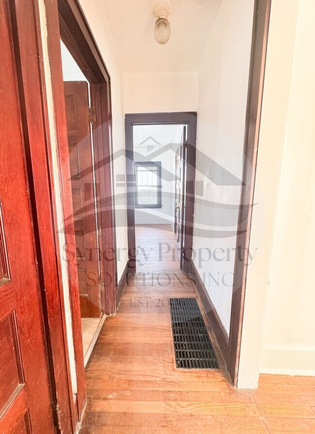 Building Photo - Ranch Home DEPOSIT SPECIAL - $295.00