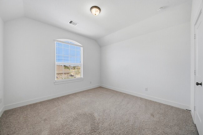 Building Photo - 7422 Netherfield Ln