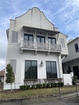 Building Photo - 1007 Camellia Blvd