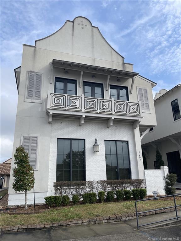 Building Photo - 1007 Camellia Blvd