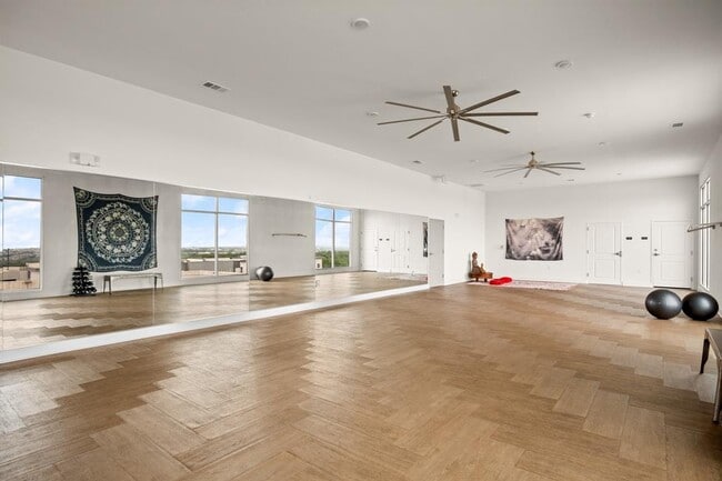 Building Photo - 4361 S Congress Ave