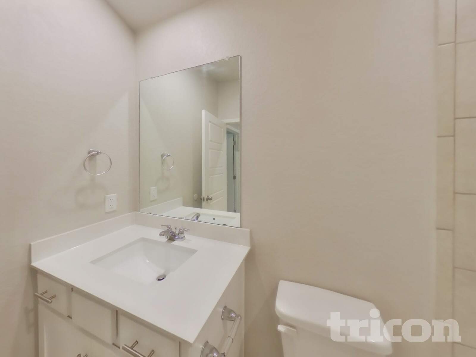 Building Photo - 13602 Paxton Blvd