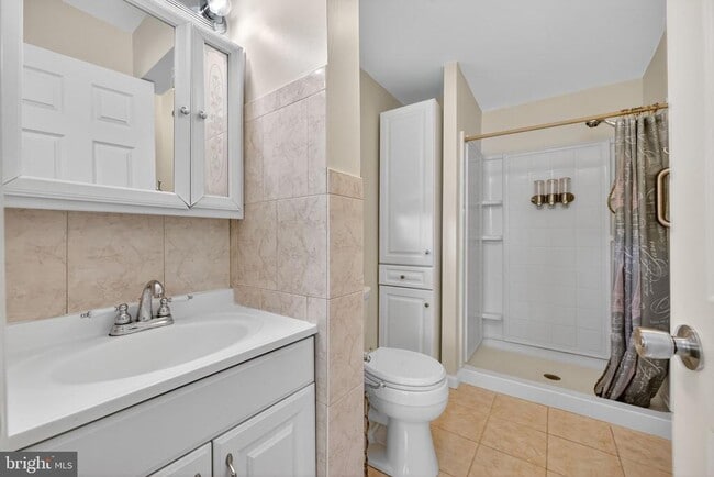 Building Photo - 8402 Holman Ave