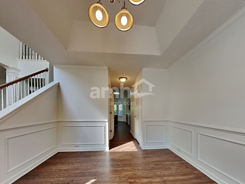 Building Photo - 3814 Sipes Ln