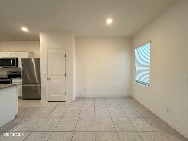 Building Photo - 6524 W Magdalena Ln