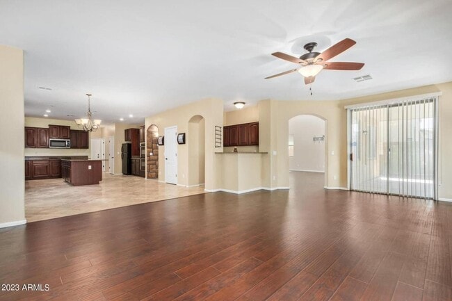 Building Photo - 104 W Red Mesa Trail