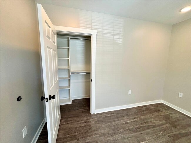 Building Photo - 406 McPhail St