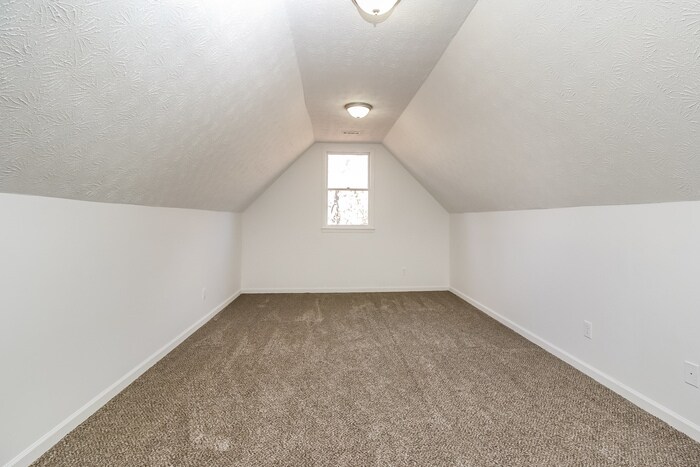Building Photo - 160 Princeton Way