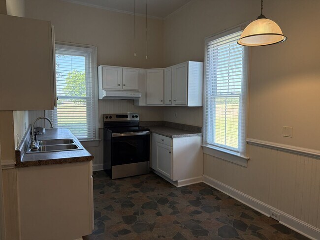 Building Photo - RENTAL HOME 3BD/2BTH