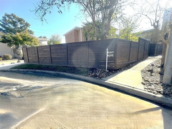 Building Photo - 6315 Deerwood Rd