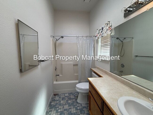 Building Photo - 628 Long Valley Rd