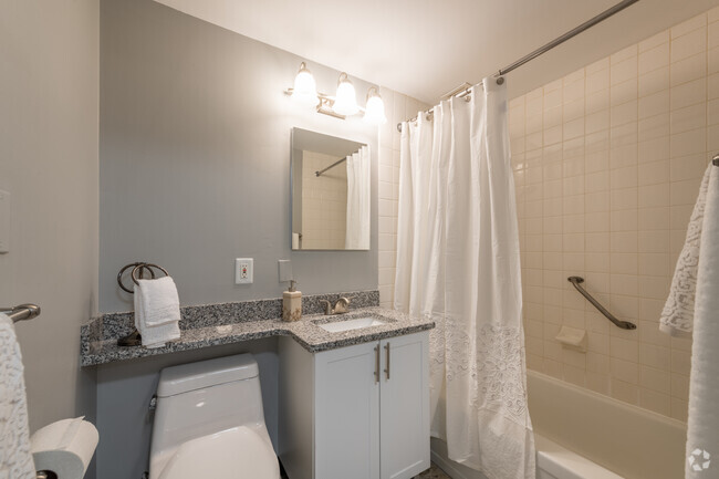 1BR, 1BA - 576 SQ FT - Amy Lowell Apartments