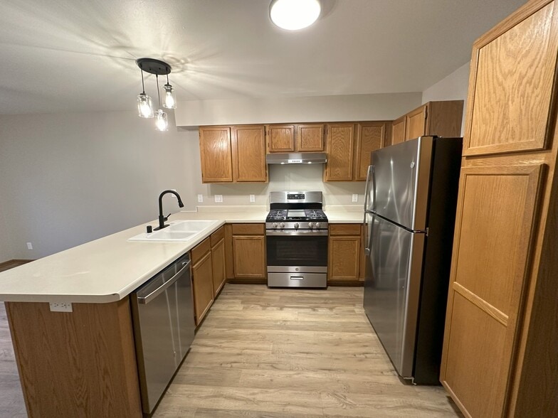 Building Photo - 2046 Cliff Alex Ct S