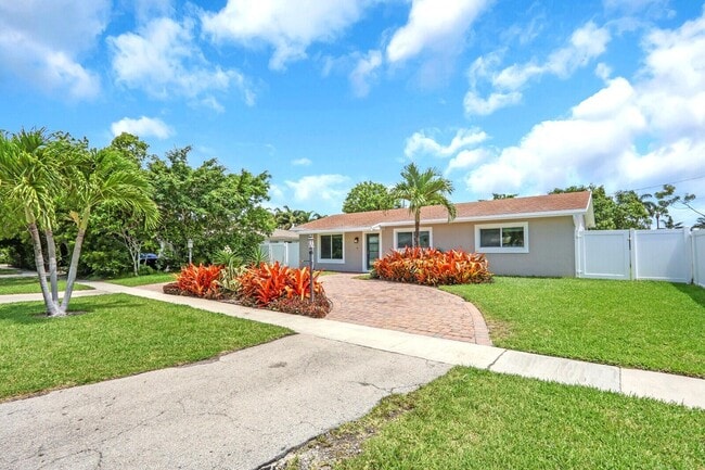 Building Photo - 105 Palamino Cir