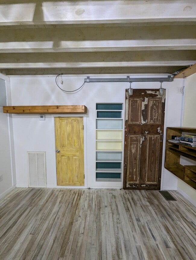 Building Photo - 3348 Lowery Dr