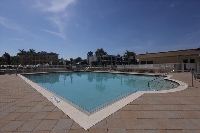 Building Photo - 1391 S Ocean Blvd