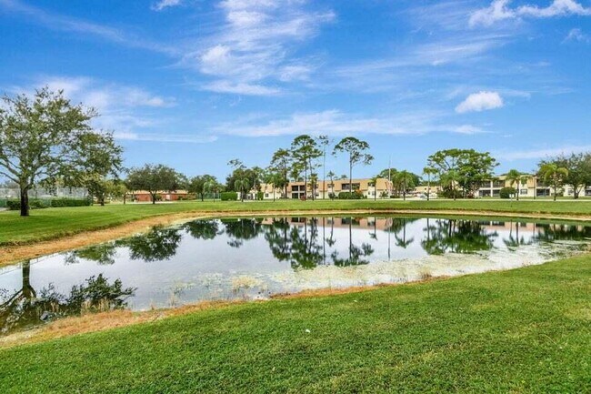 Building Photo - 4489 Oak Terrace Dr