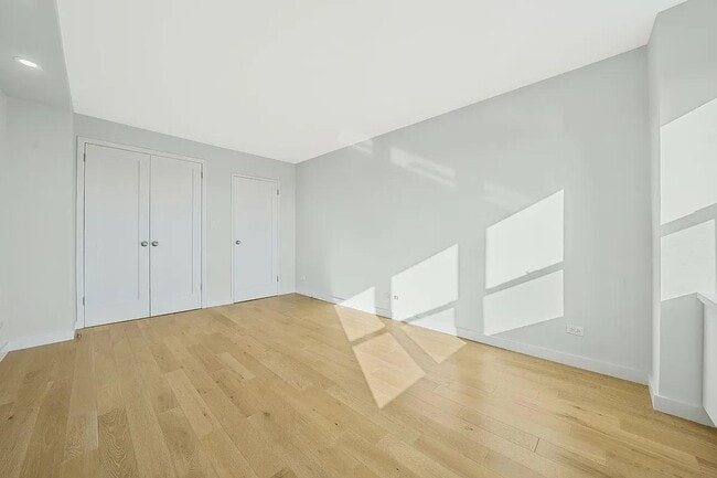 Building Photo - 460 E 79th St